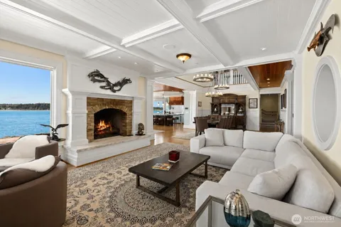 $8,900,000 | 1114 B Avenue, Anacortes, WA 98221