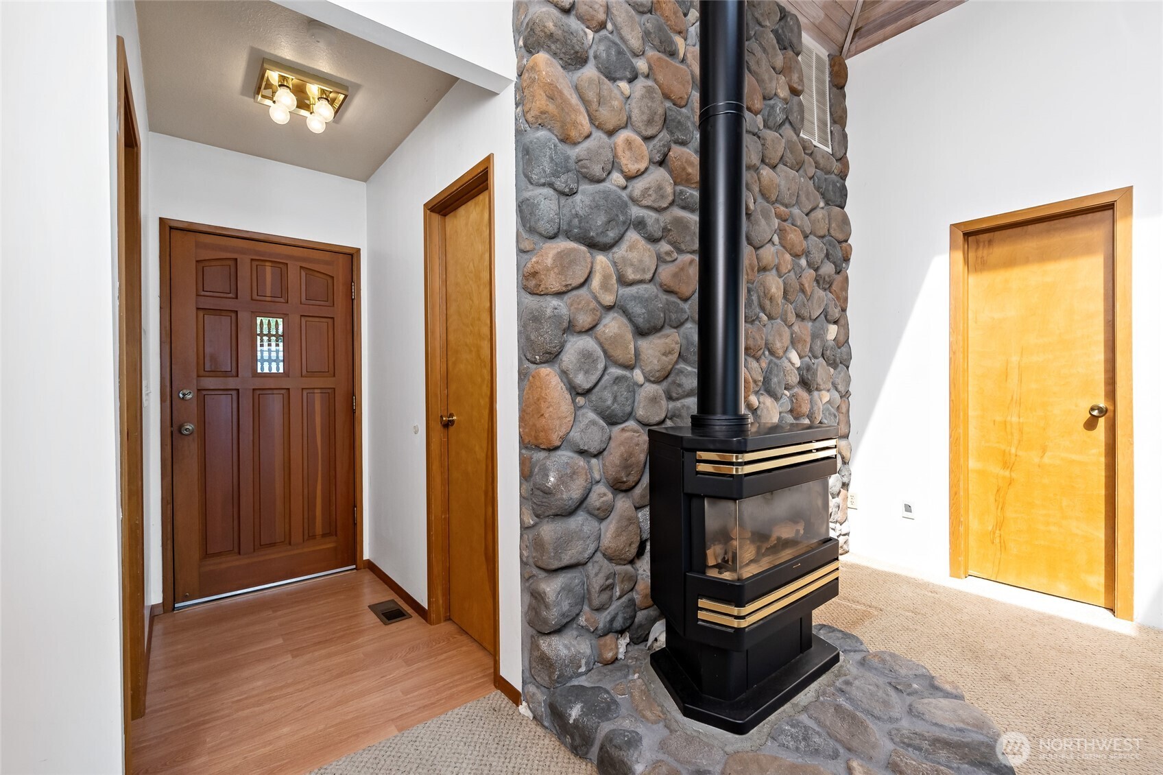 13327 Agate Beach Road Anderson Island, WA 98303 - Photo 5 of 39 Gallery Image 5