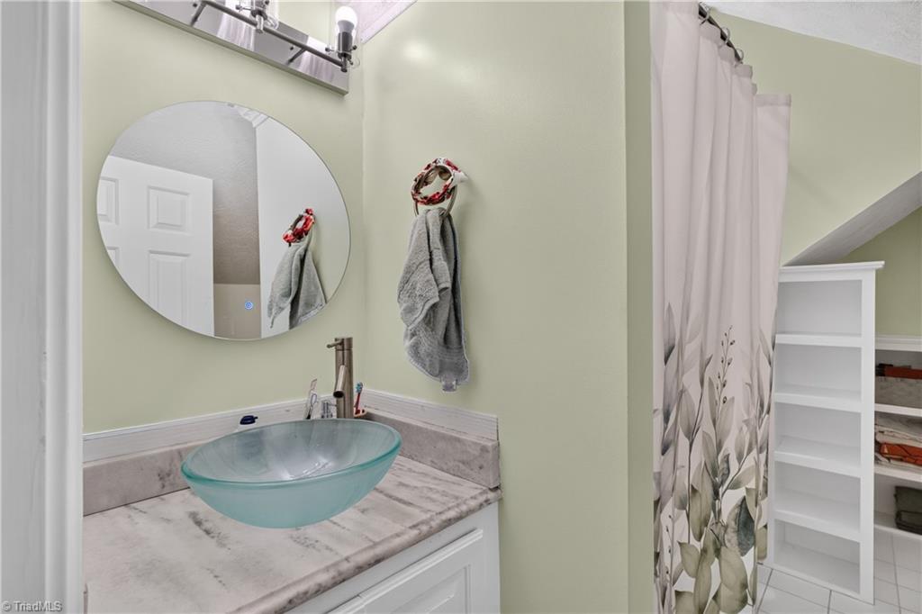 2441 Cunningham Road Thomasville, NC 27360 - Photo 28 of 43