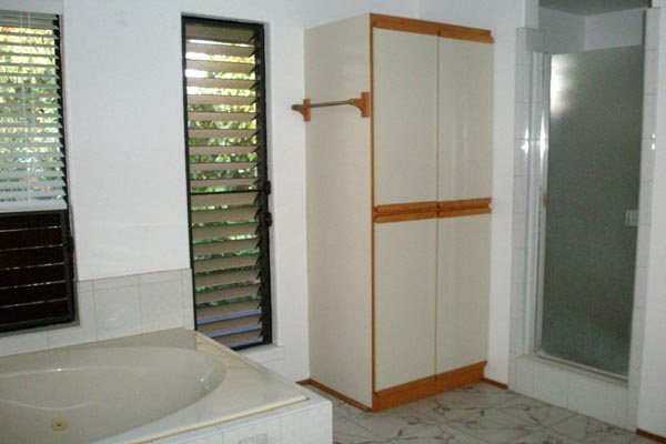 1291 Puuopae Road Kapaa, HI 96746 - Photo 19 of 25 a view of bathroom with bathtub and shower