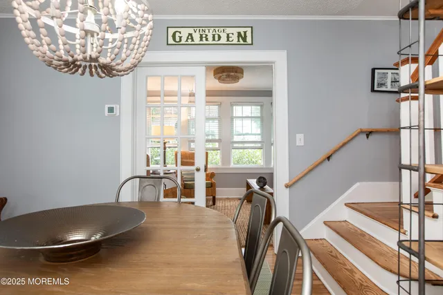 a picture of a livingroom with furniture and window