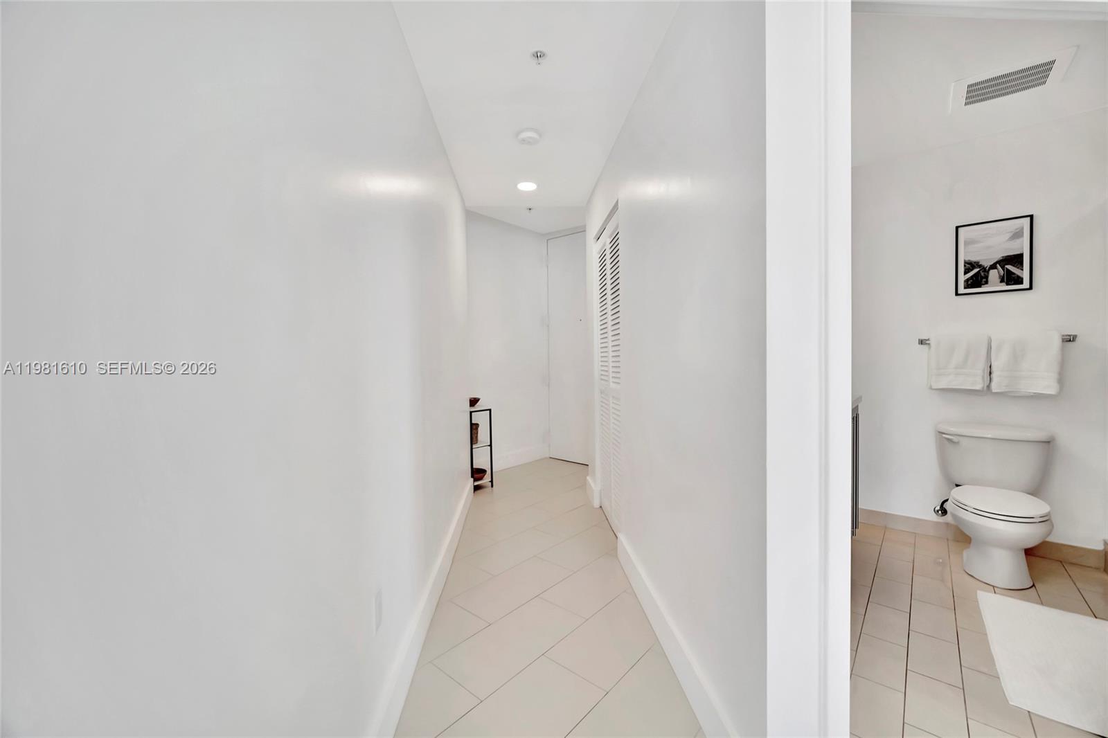 79 Southwest 12th Street, Unit 2201S Miami, FL 33130 - Photo 19 of 33