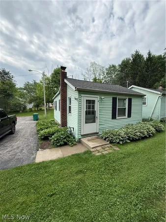 $995 | 11594 Ravenna Road, Twinsburg, OH 44087
