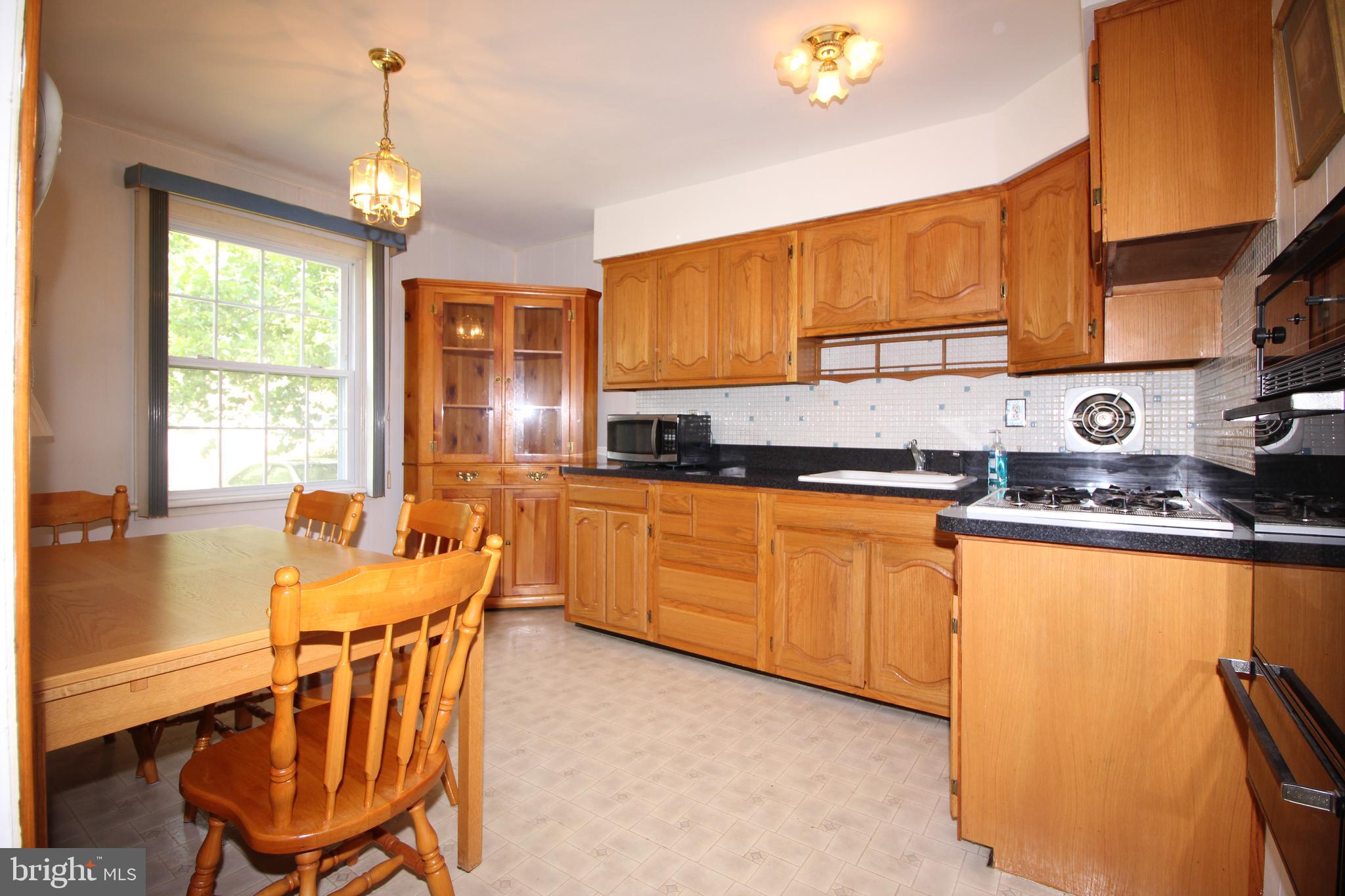 2914 Senak Road Abington, PA 19001 - Photo 12 of 44 Gallery Image 12