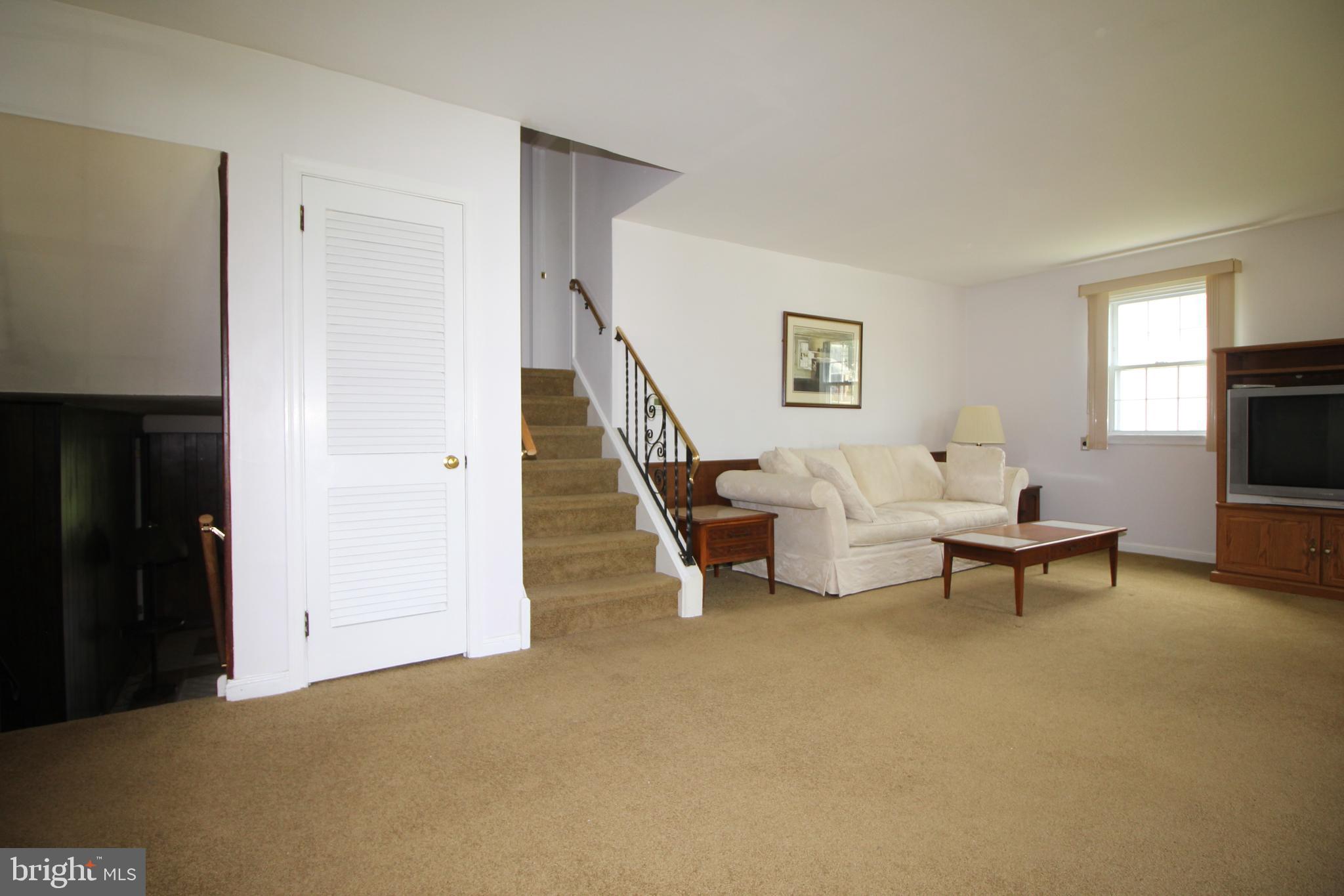 2914 Senak Road Abington, PA 19001 - Photo 8 of 44 Gallery Image 8