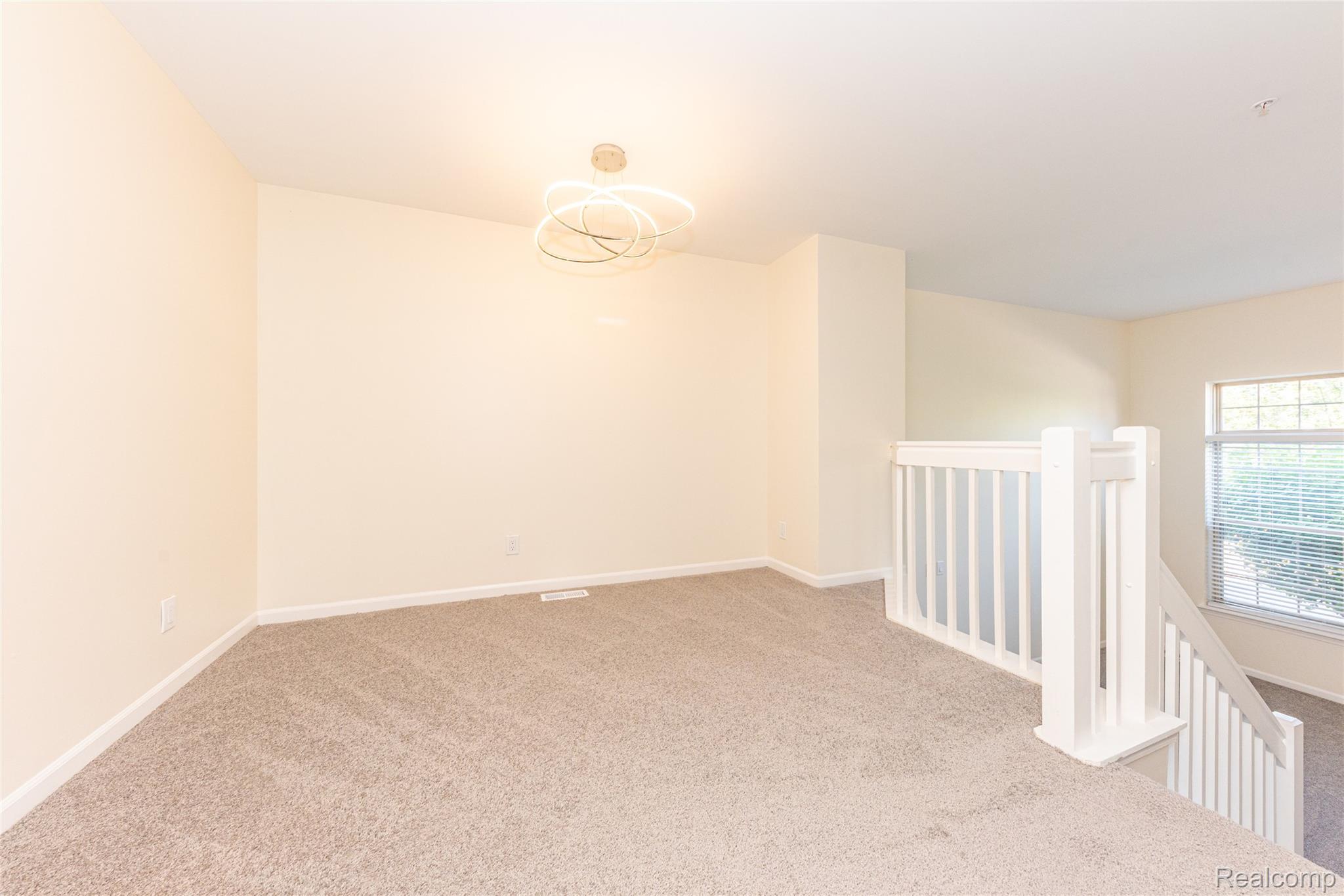 16942 Farmington Road, Unit 24 Livonia, MI 48154 - Photo 13 of 34 011_5.jpg