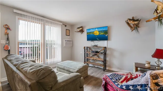 $189,000 | 127 Shorecrest Avenue, Camdenton, MO 65020