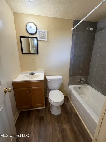 $725 | 4519 Peach Street, Unit 2, Pascagoula, MS 39567