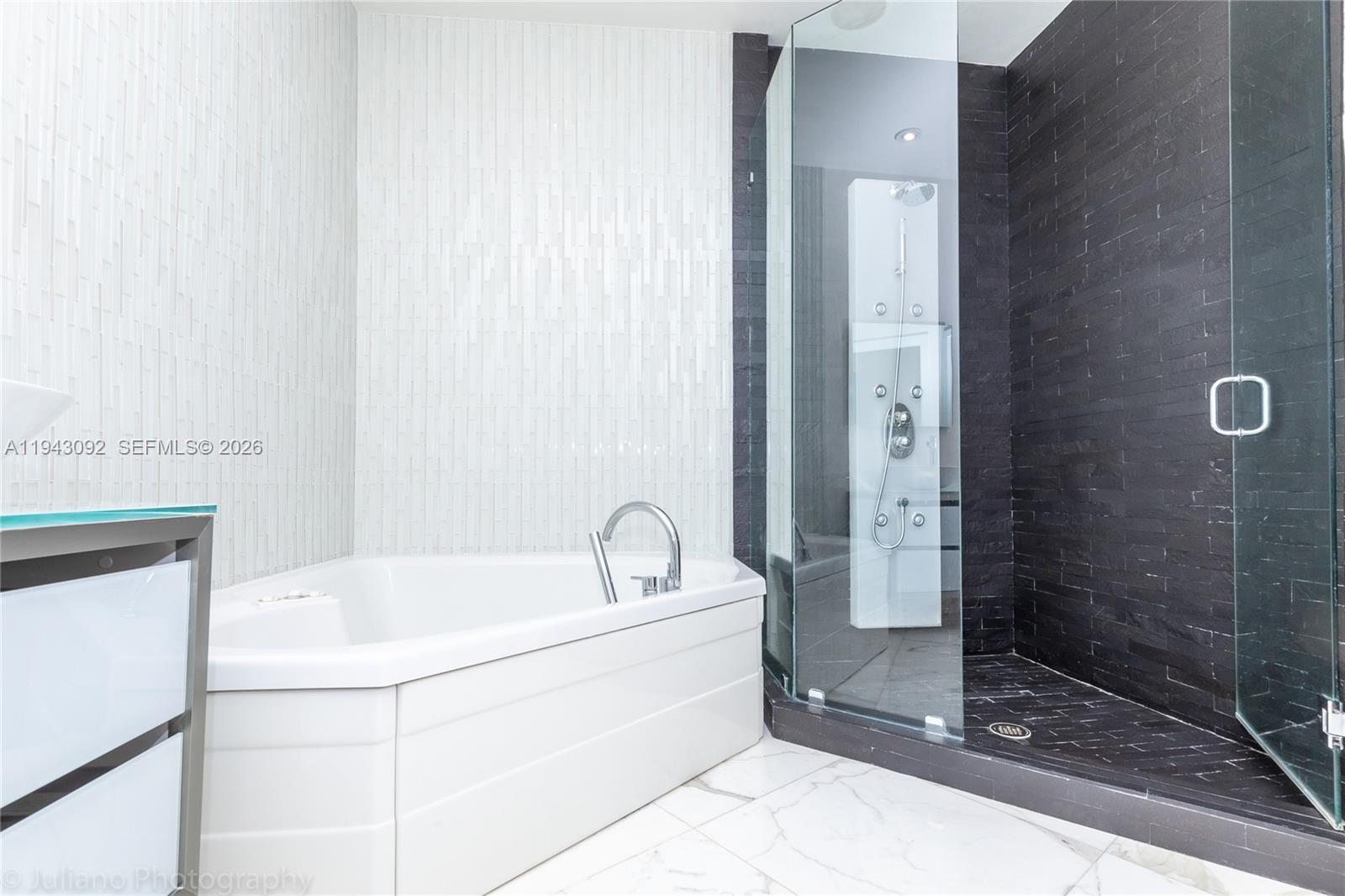 901 Brickell Key Boulevard, Unit 3407 Miami, FL 33131 - Photo 13 of 40