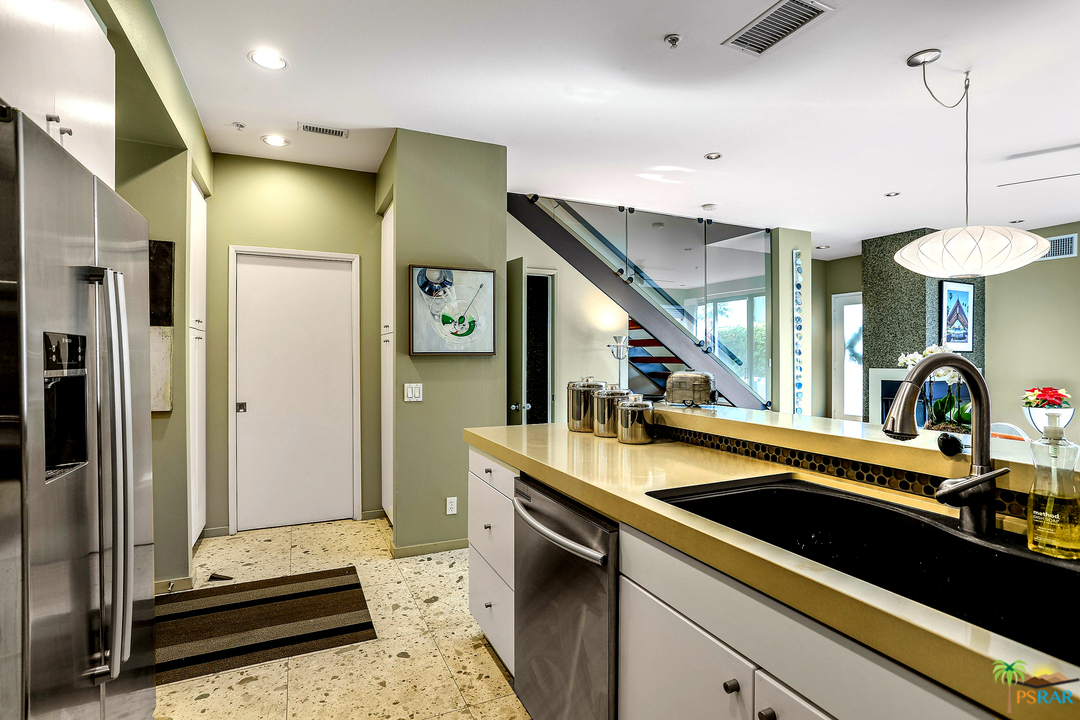 657 East Arenas Road Palm Springs, CA 92262 - Photo 9 of 28 Gallery Image 9