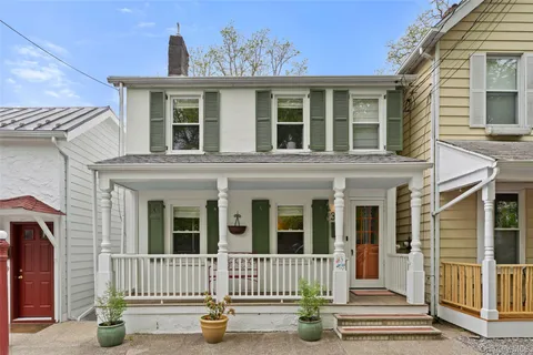 $1,050,000 | 30 South Ferris Street, Irvington, NY 10533
