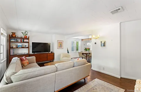 $1,050,000 | 30 South Ferris Street, Irvington, NY 10533