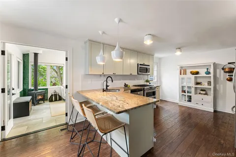 $1,050,000 | 30 South Ferris Street, Irvington, NY 10533