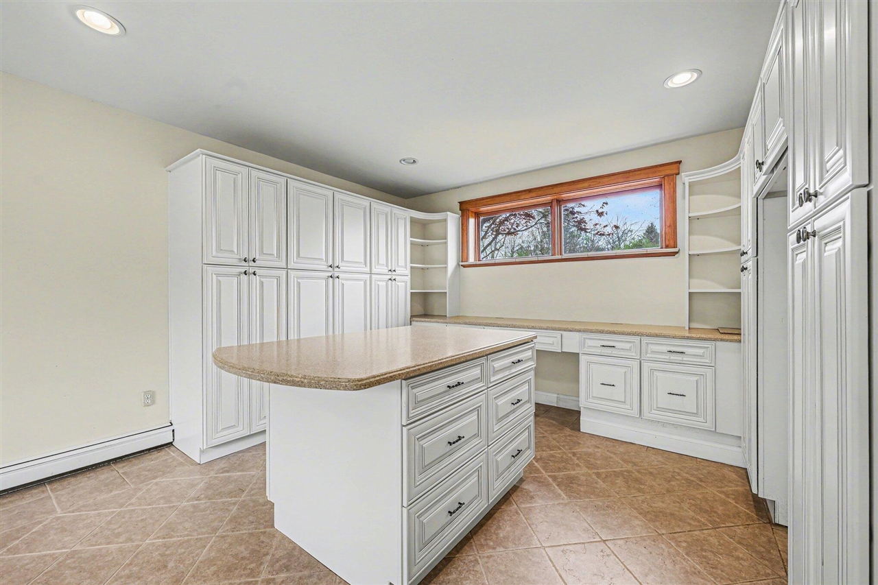 6595 Napier Road Plymouth, MI 48170 - Photo 22 of 36