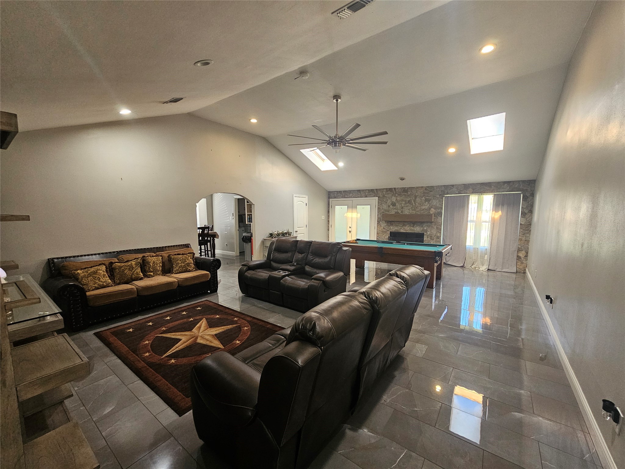 710 Enchanted River Drive Spring, TX 77388 - Photo 13 of 48 Living room