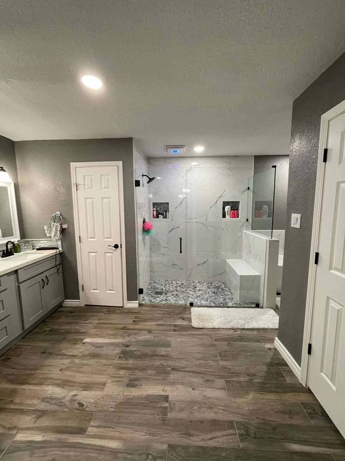 710 Enchanted River Drive Spring, TX 77388 - Photo 37 of 48 Side to side view of principal bathroom