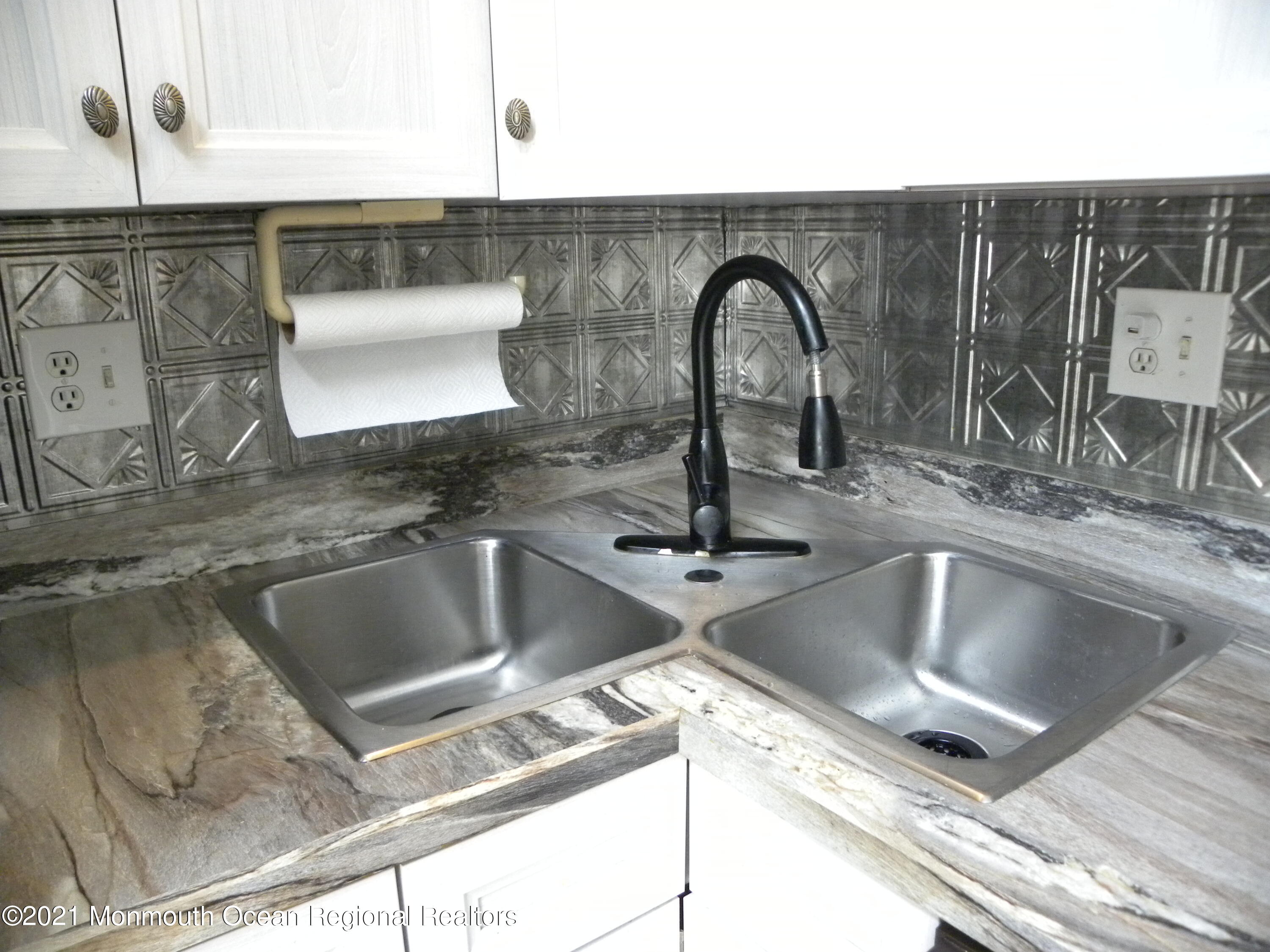 337 Lacey Road, Unit 37 Forked River, NJ 08731 - Photo 9 of 34 a kitchen with a sink and a stove