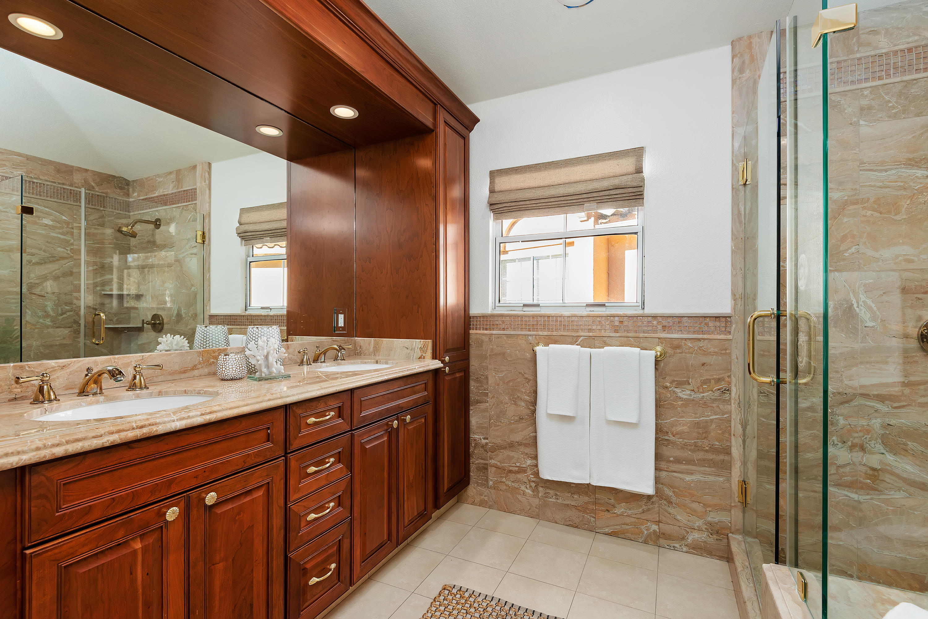 310 La Salle Road Goleta, CA 93117 - Photo 9 of 17 Main Bath