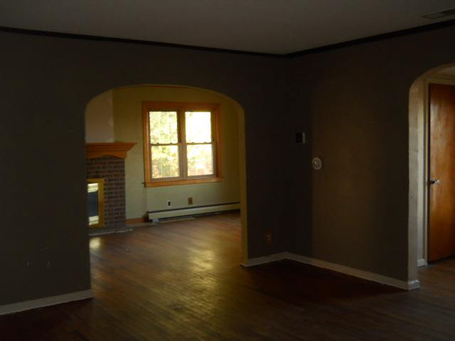 4251 Heiss Road Monroe, MI 48162 - Photo 5 of 10 20104234-5.JPG