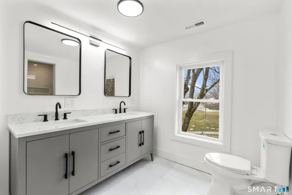 $999,999 | 294 Thimble Island Road, Branford, CT 06405