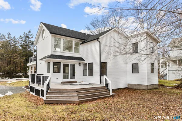 $999,999 | 294 Thimble Island Road, Branford, CT 06405