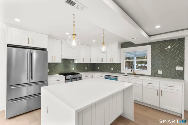 $999,999 | 294 Thimble Island Road, Branford, CT 06405