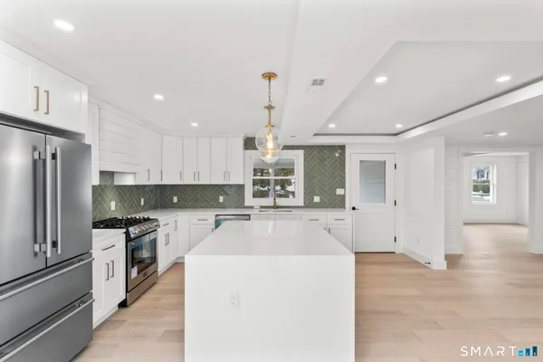$999,999 | 294 Thimble Island Road, Branford, CT 06405