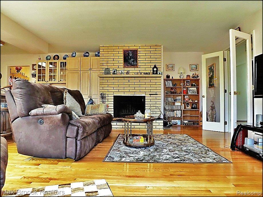 1871 Ward Road Bloomfield Hills, MI 48302 - Photo 2 of 13 famrm.jpg