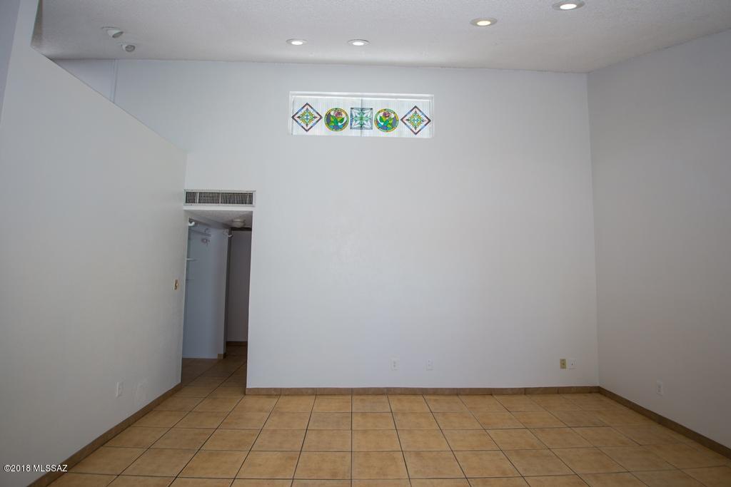 2753 West Anklam Road, Unit E Tucson, AZ 85745 - Photo 4 of 22 Gallery Image 4