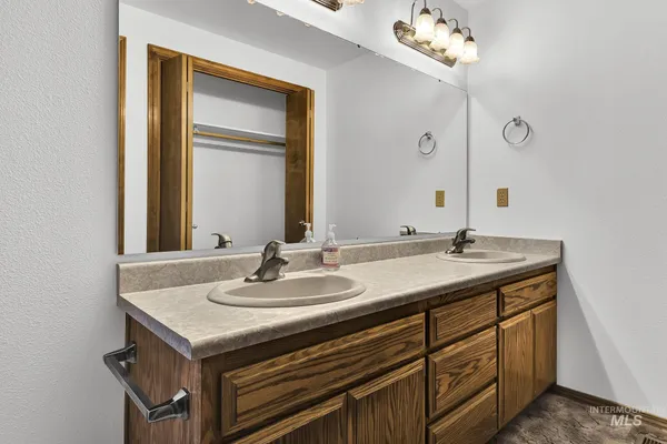 $765,000 | 4675 Southwest Lark Drive, Mountain Home, ID 83647