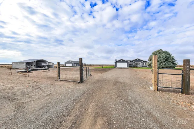 $865,000 | 4675 Southwest Lark Drive, Mountain Home, ID 83647