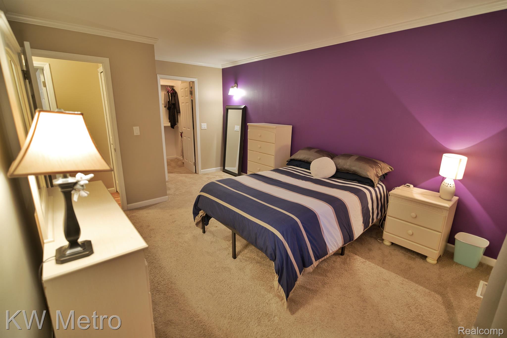 29313 Hayes Road, Unit 38 Warren, MI 48088 - Photo 12 of 20 Spacious Bedroom w/Walk-in Closet