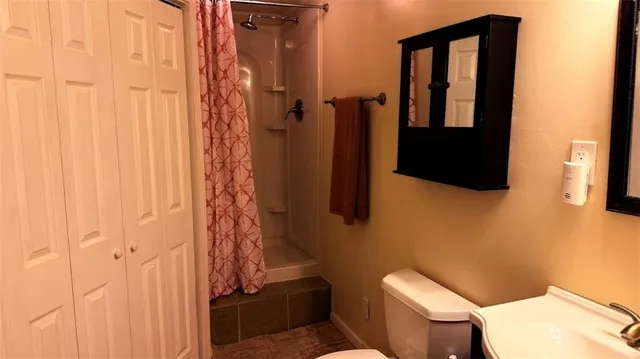 $273,000 | 7104 Michael Lane, Pleasant Valley, MO 64068