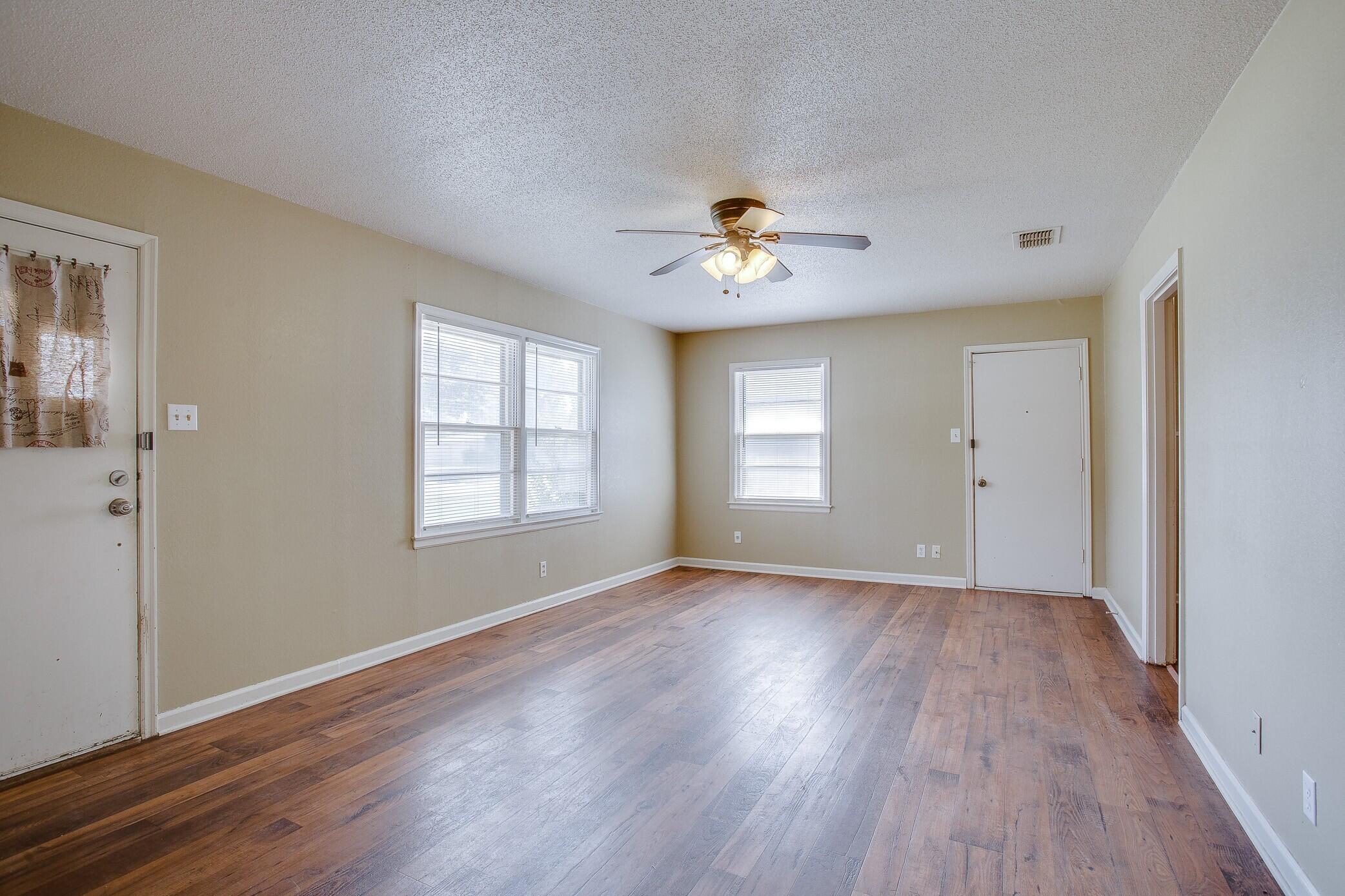 3518 38th Street Lubbock, TX 79413 - Photo 2 of 12 l-2