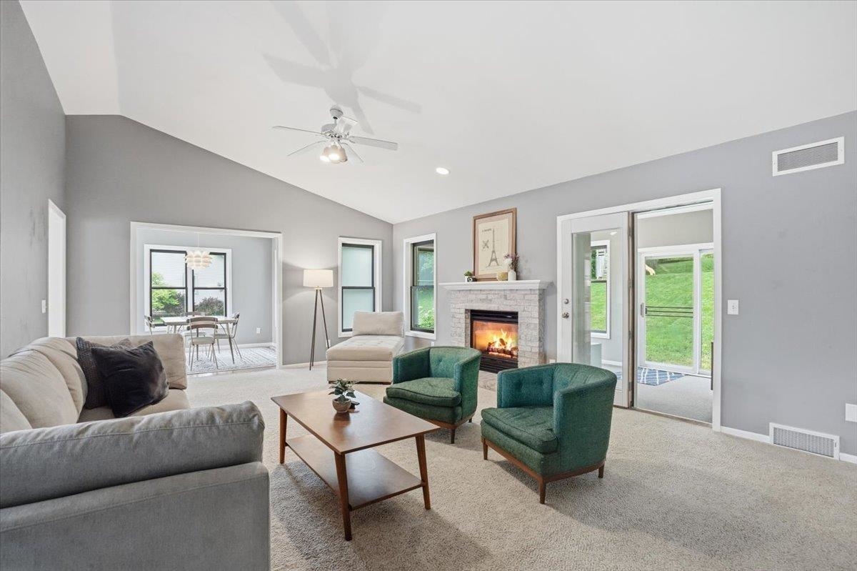 725 Foxfield Road Oregon, WI 53575 - Photo 7 of 40