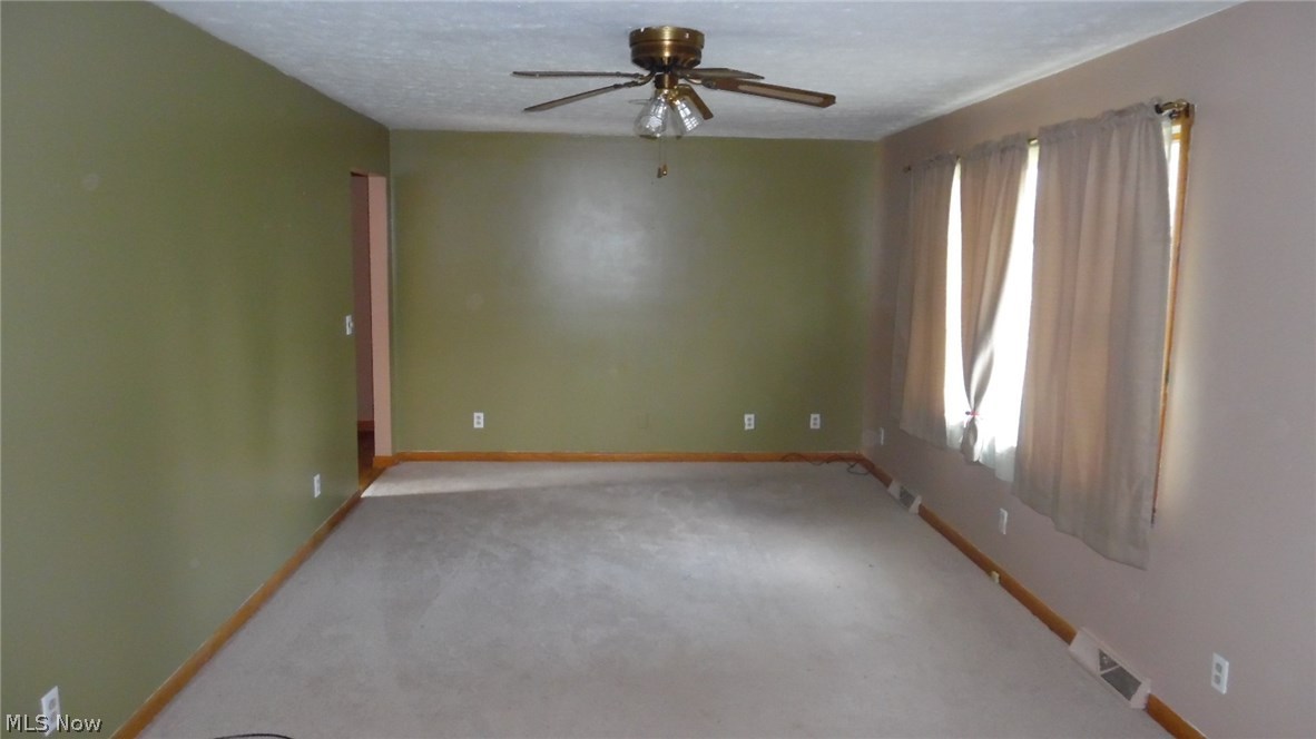 134 Sweetapple Road Vincent, OH 45784 - Photo 4 of 9 Living Room