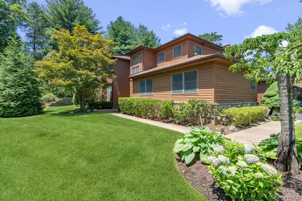 $1,375,000 | 43 Hunt Drive, Jericho, NY 11753