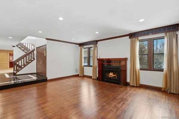 $1,399,000 | 43 Hunt Drive, Jericho, NY 11753