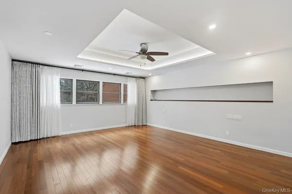 $1,399,000 | 43 Hunt Drive, Jericho, NY 11753