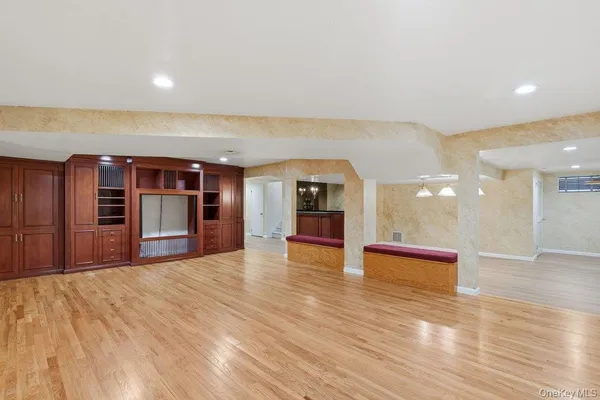 $1,399,000 | 43 Hunt Drive, Jericho, NY 11753