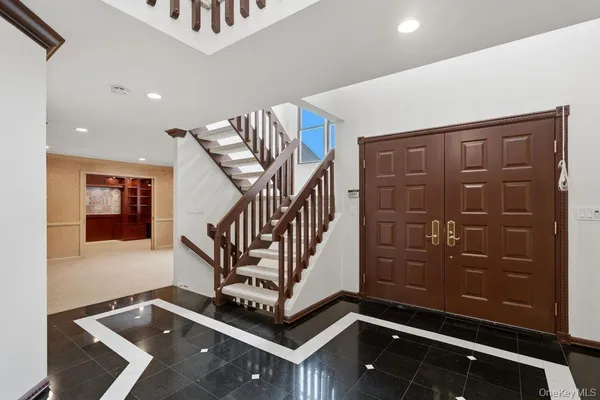 $1,375,000 | 43 Hunt Drive, Jericho, NY 11753
