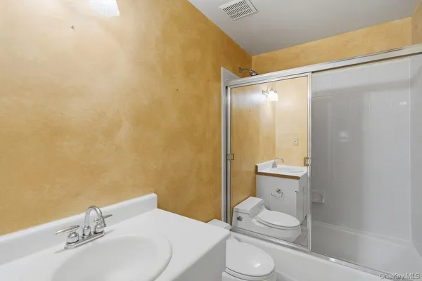 $1,399,000 | 43 Hunt Drive, Jericho, NY 11753