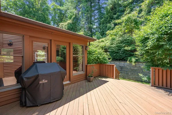 $1,399,000 | 43 Hunt Drive, Jericho, NY 11753