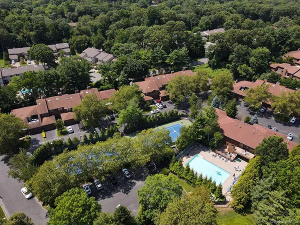 $1,399,000 | 43 Hunt Drive, Jericho, NY 11753