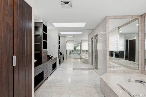 $1,399,000 | 43 Hunt Drive, Jericho, NY 11753