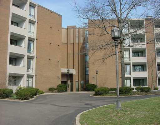 900 Washington Road, Unit 306 Mt. Lebanon, PA 15228 - Photo 1 of 7 Exterior Front.
