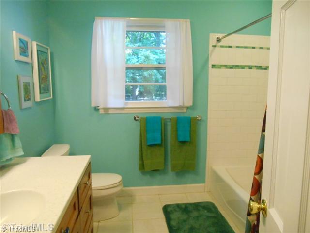 3751 Will Scarlet Road Winston-Salem, NC 27104 - Photo 10 of 16 Bath.