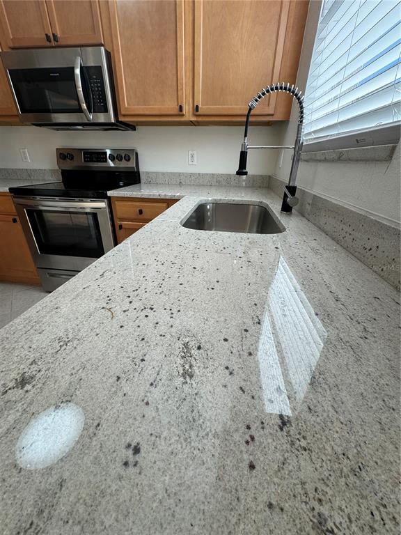 525 Glenn Cross Drive Ruskin, FL 33570 - Photo 4 of 23