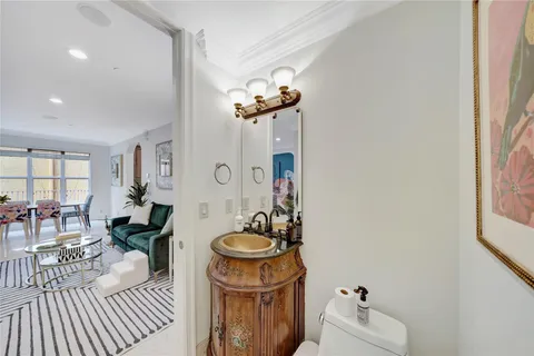 $935,000 | 903 Northeast 17th Way, Unit 104, Fort Lauderdale, FL 33304