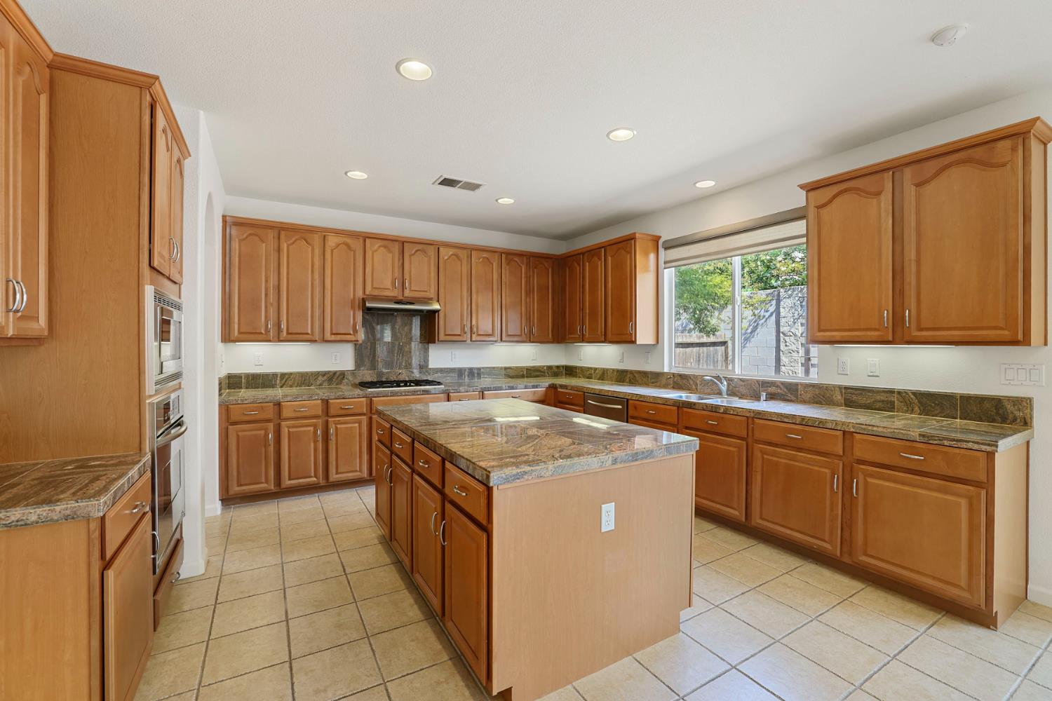 3901 Ruffed Grouse Lane Modesto, CA 95355 - Photo 10 of 51 Gallery Image 10